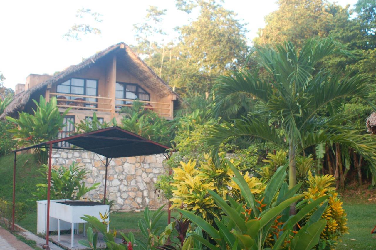 Axkan Palenque Bagian luar foto