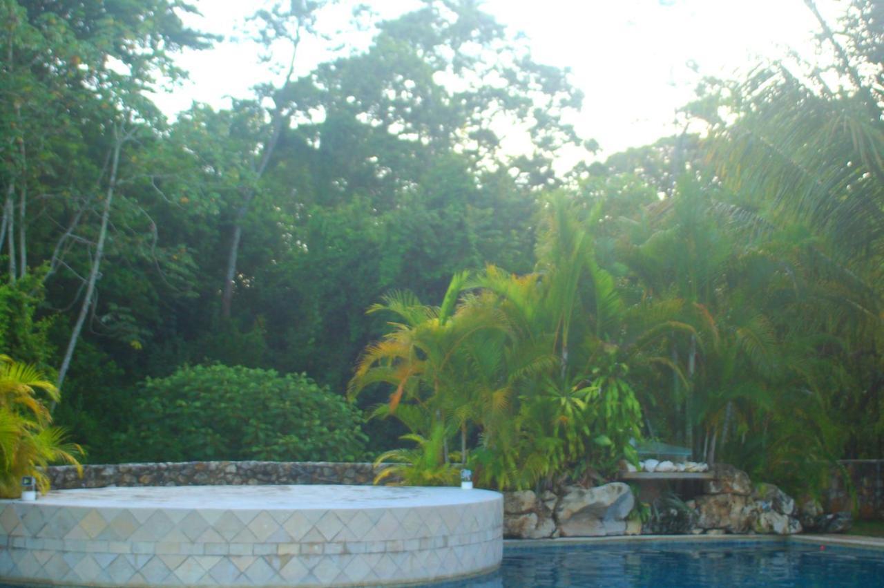 Axkan Palenque Bagian luar foto