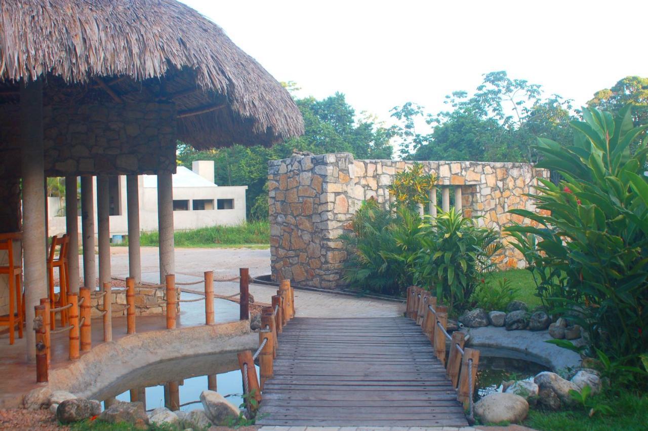 Axkan Palenque Bagian luar foto