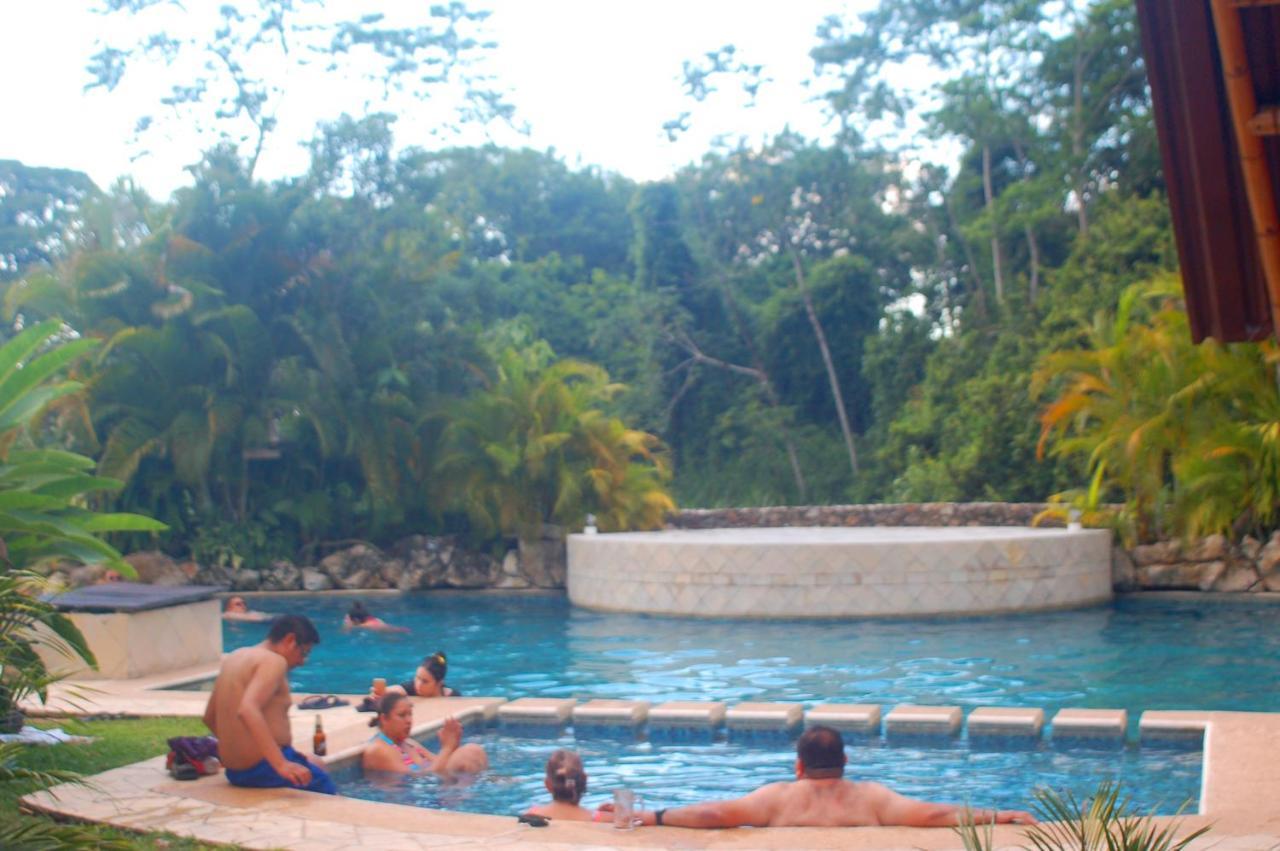 Axkan Palenque Bagian luar foto