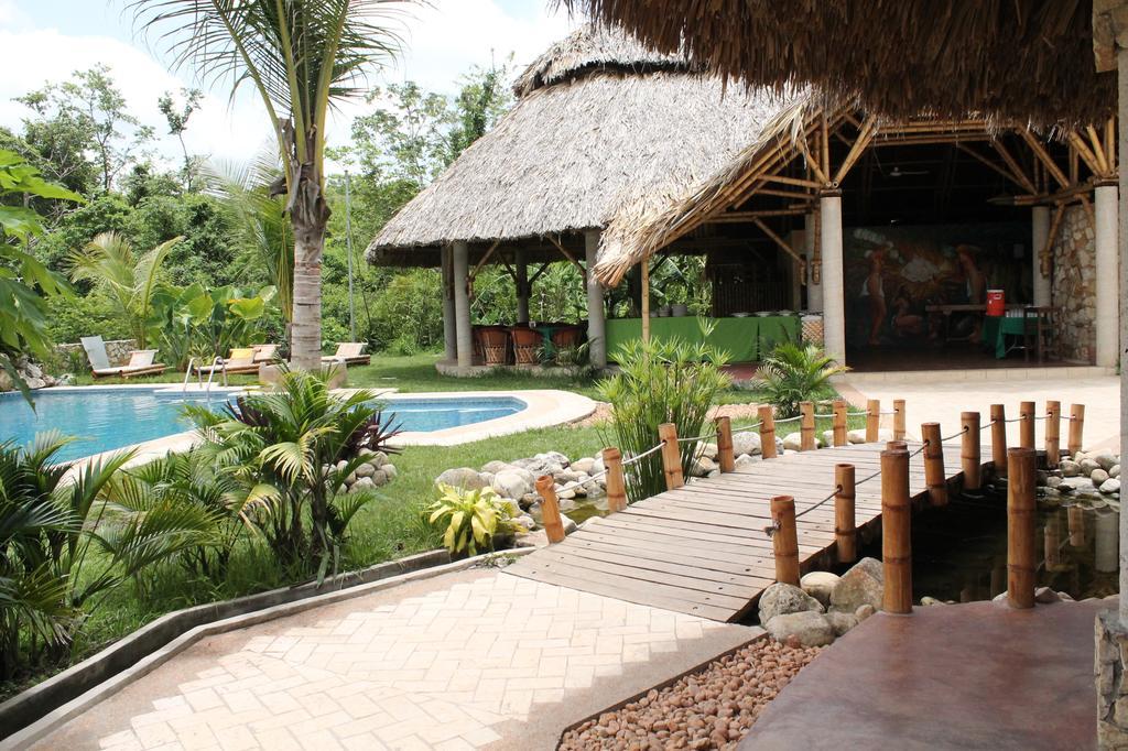 Axkan Palenque Bagian luar foto